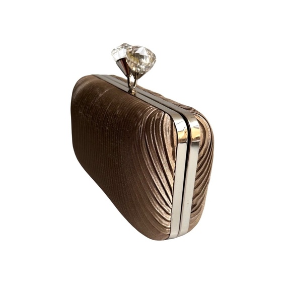 RSVP Clutch bag with Large "Diamonds" Clasp - Picture 2 of 7